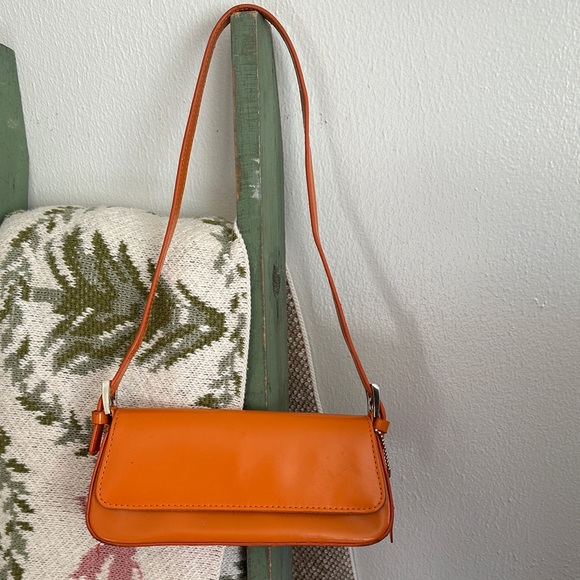 Vintage Orange Leather Shoulder Bag - Picture 2 of 4